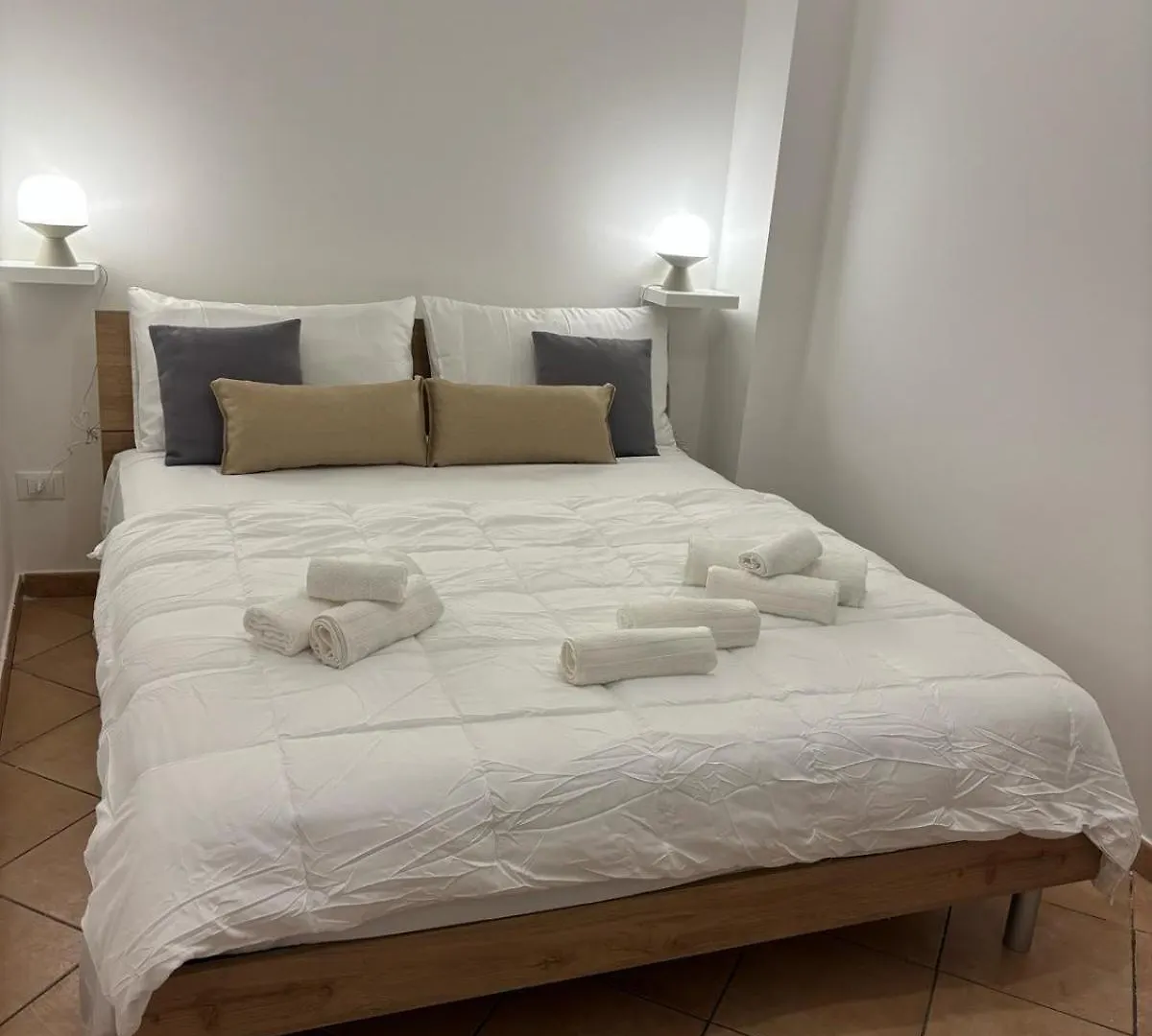 Helios Apartaments Cinisi Panzió