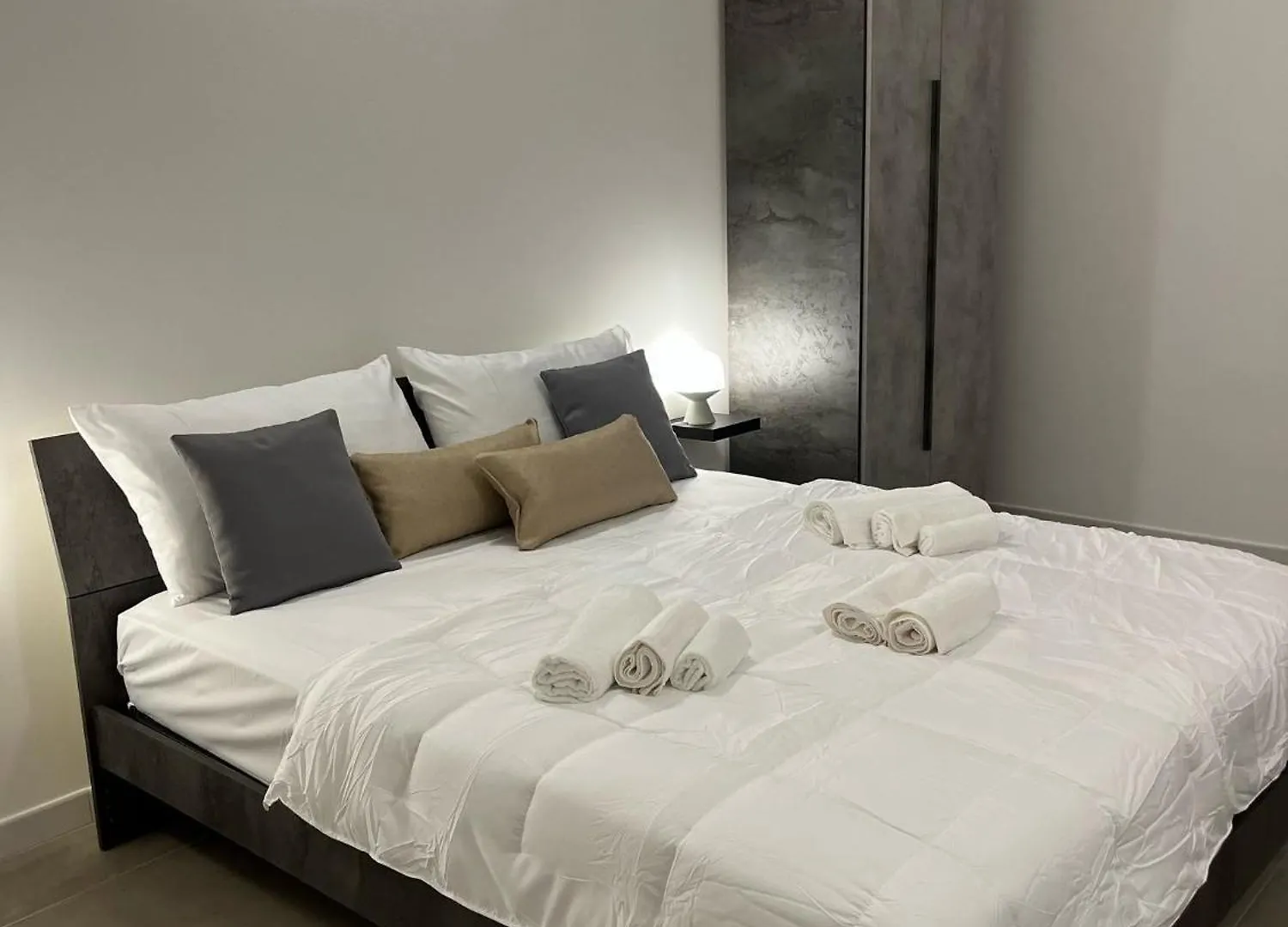 Helios Apartaments Cinisi Panzió