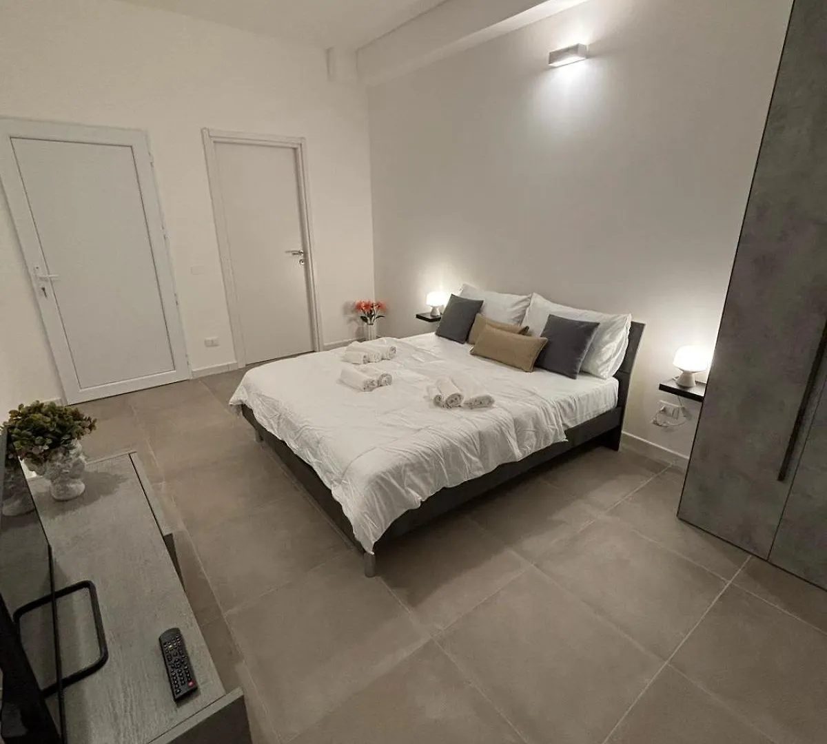 Helios Apartaments Cinisi 0*,